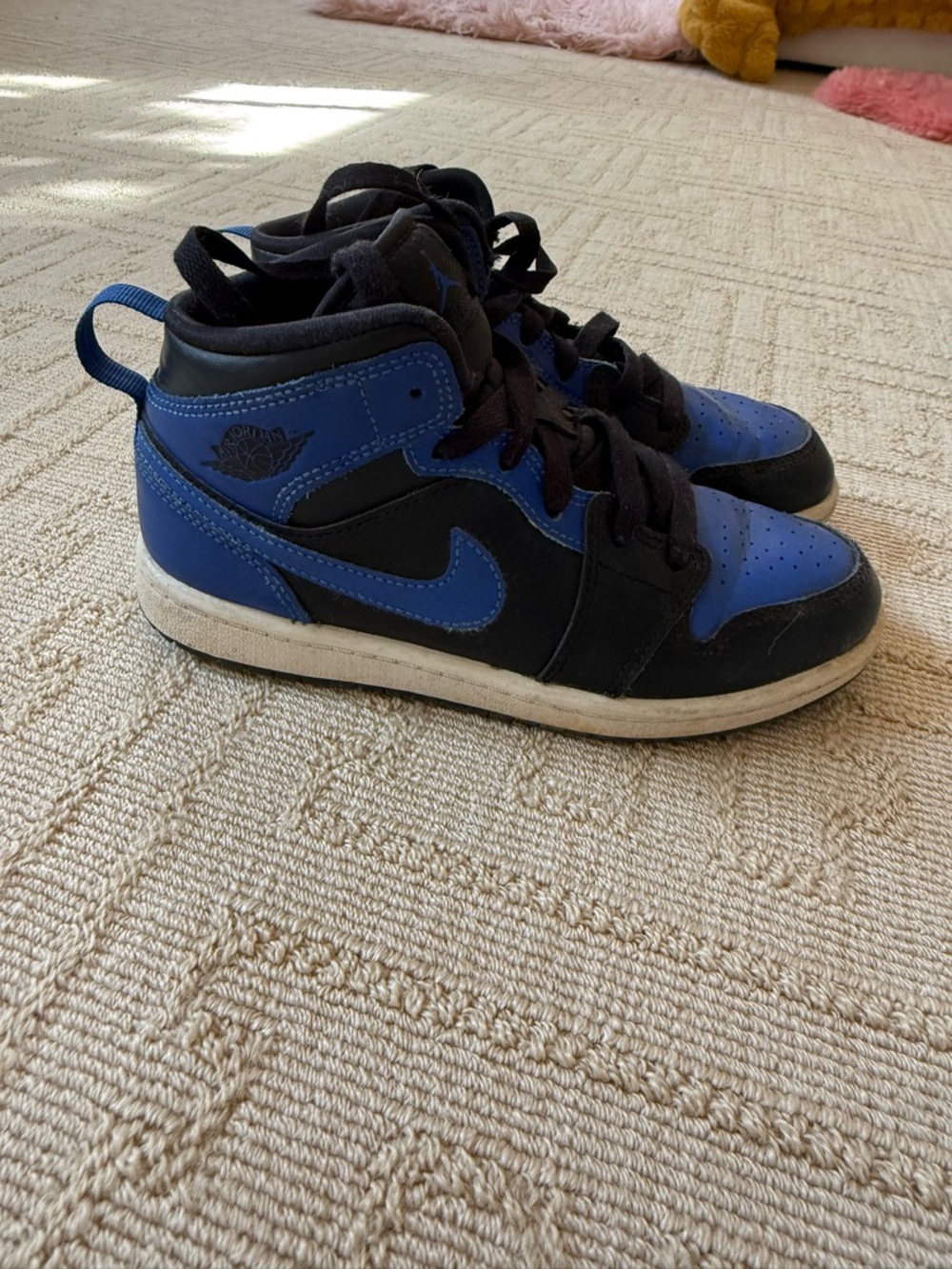 Nike Jordans Kids High Top Sneakers in Black and Blue 1.5 33